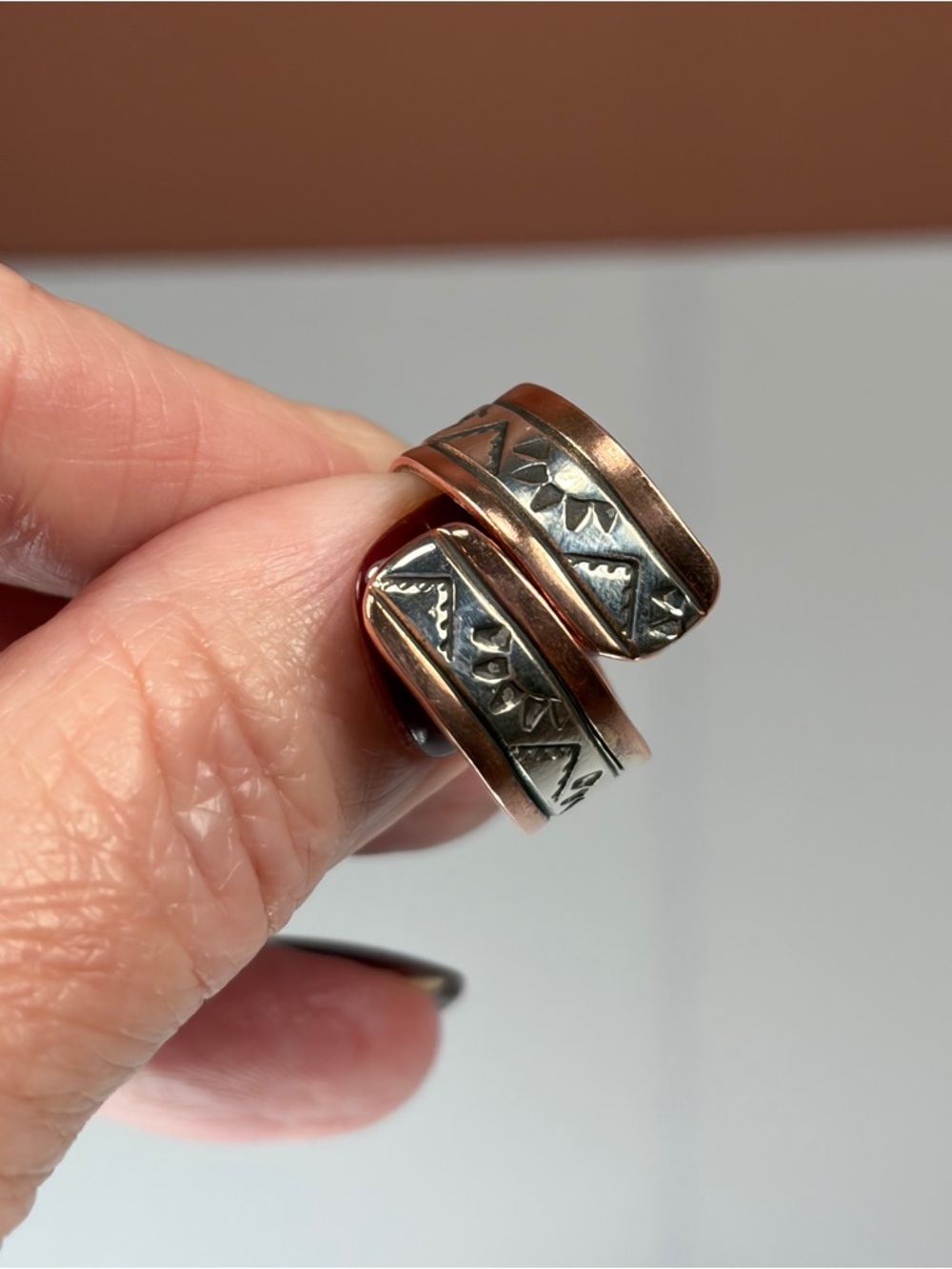 Wylie Secatero Signed Copper & 925 Sterling Silver Ring - Picture 11 of 15